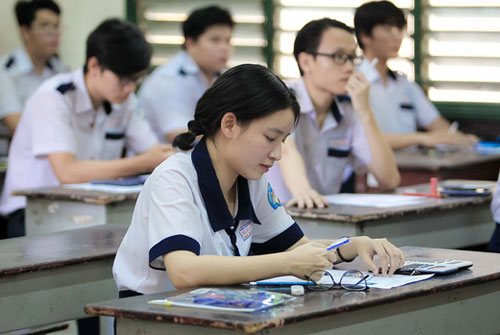 Gian lận trong kỳ thi THPT quốc gia năm 2018 gây xôn xao dư luận Gian lận trong kỳ thi THPT quốc gia năm 2018 gây xôn xao dư luận